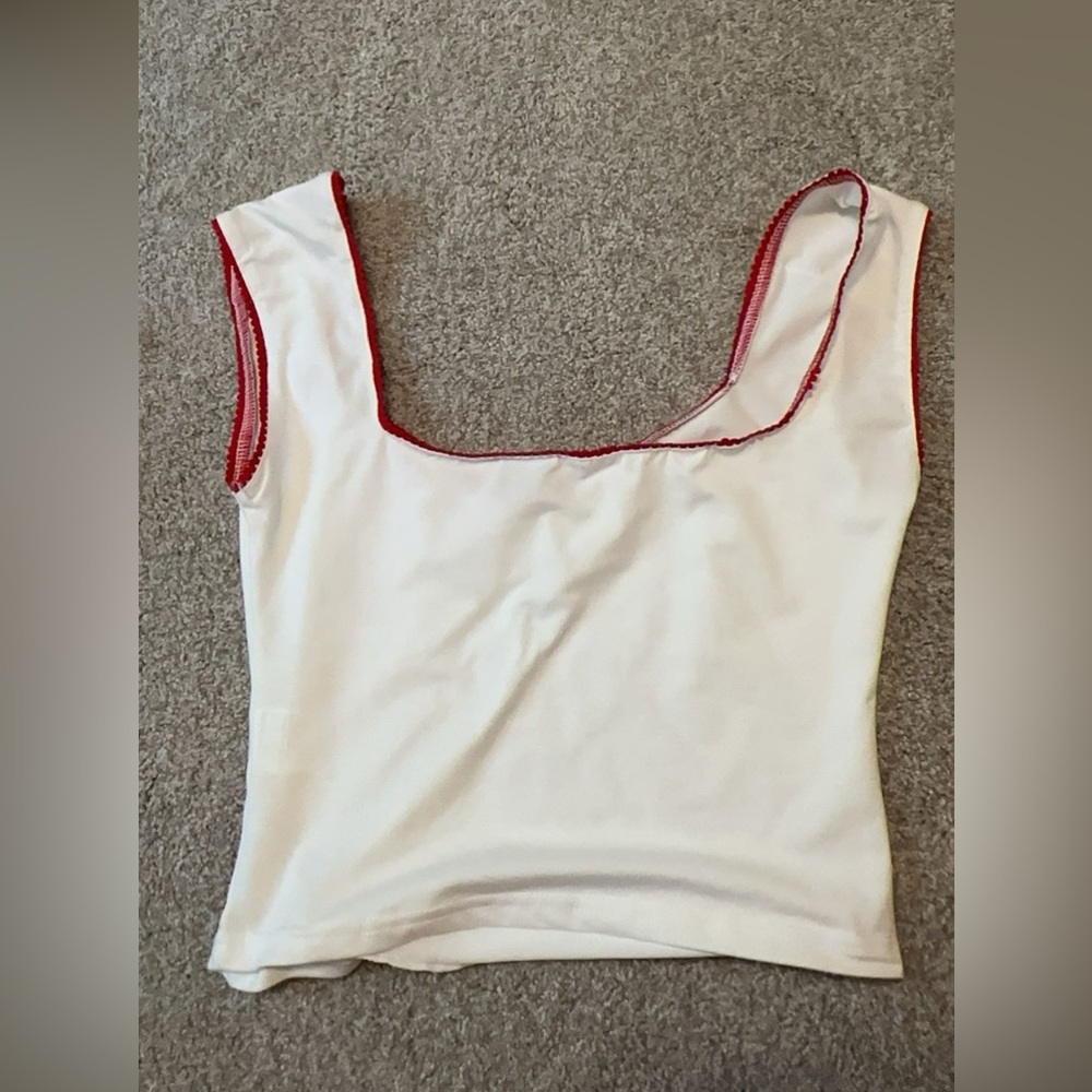 White crop top tank.